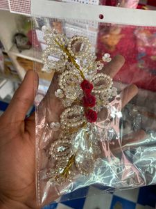 Elegant Tiyara With Red Rose Flowers In Centre