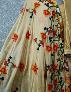 Women&#39;s Being Floral Embroidered Chanderi