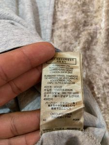 Burberry tshirt