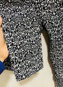 Elegant Self Design Pant😍