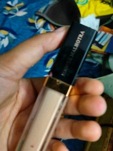 Manish Malhotra Concealer
