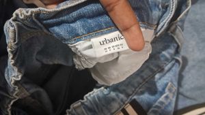 Striped Wideleg Jeans
