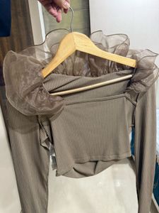 Frill Shoulder Sleeves Crop Top Size s