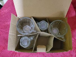 4 Glass Cups  With Sugar Free Sachets