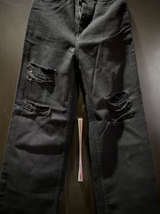 Off-Duty Ripped Wide Leg Black Jeans