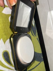 REVLON Gold Matte Moisturising Powder