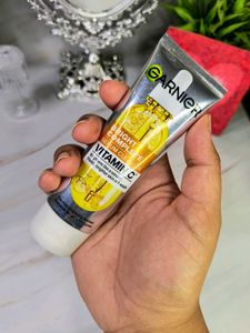 Garnier Vitamin C Serum Cleanser