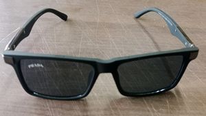 UV Sunglasses for Men in Black..