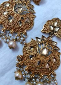 White Color Gold Plated Thappa Jadau Kundan Earrin