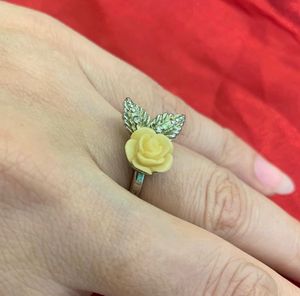 Statement Rose Ring
