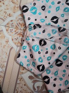 Trendy Lips Print Dupatta/Scarf(not Used)