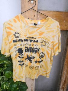 H&amp;M Yellow Tie-Dye Graphic Tee