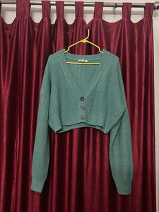 Stylish Cropped Knit Cardigan