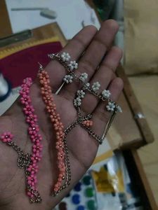 Beaded Flower Bracelet Set