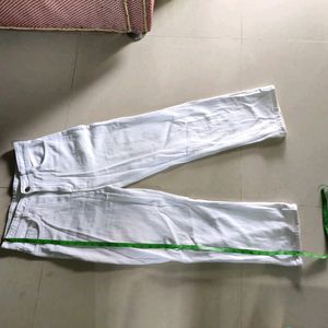 High-waisted White Jeans
