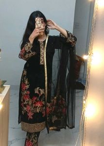 Floral Embroidered Kurta Set