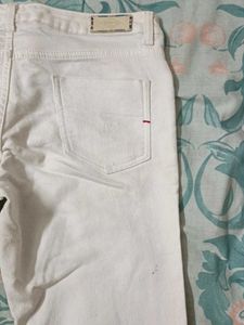 28-30 White Skin Fit Low Waist Jeans