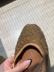 Embroidered Jutti Flats