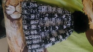 new Black &amp; White Knit Beanie