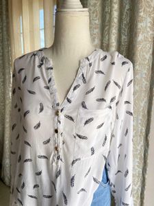 Feather Print White Top