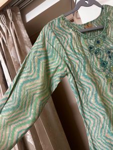 Elegant Green Embroidered Kurta