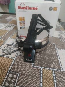 Sunflame RM1 900-Watt Roti Maker (Silver/Black)