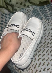 Buy This White Shoe Get Top Free
