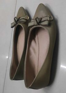 Elegant Olive Green Ballet Flats