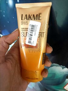Lakme 9to5 Sunexpert ,SuperMatteFinishForoilyskin
