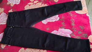 Black Skinny Fit Women's Pants