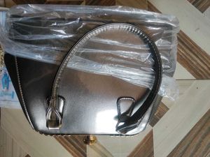 Beautiful New Hand Bag