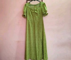 Urbanic Green Floral Puff Sleeve Midi Dress