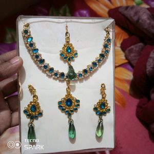 Gopi Bahu Jewellery Set With Mangtika