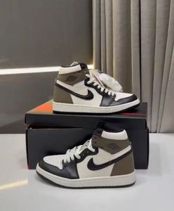 NIKE AIR JORDAN RETRO1 HIGH MOCHA
