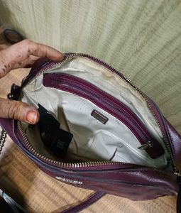 Stylish Guess Crossbody Bag