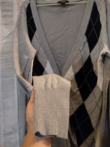 Checkred Front Open Deep V Neck Sweater
