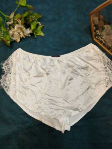 Stylish Short 🌸
