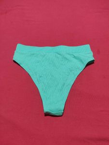 Girl&#39; New Brief Size L