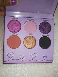 Plum Eyeshadow Palette -space