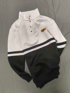 Stylish Black &amp; White Pullover