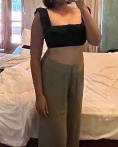 Black Square Neck ruffle Hem Crop Top