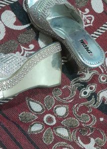 Never Used Heel Best And Comfortable