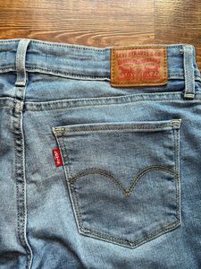 Levi&#39;s Jeans (28&#34;)
