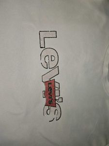 Levi&#39;s Men Over Sized T Shirt 👕