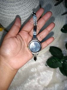 🎊🥳Buy One Get 1 Free🥳🎊Guess Vintage Watch
