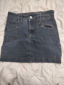 Y2K mini denim skirt