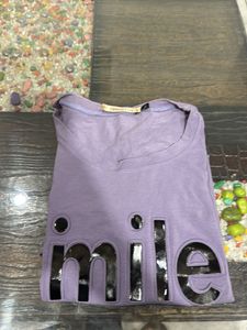 Perple Tshirt With “Smile” Stiker