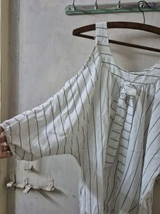 Coldshoulder Top