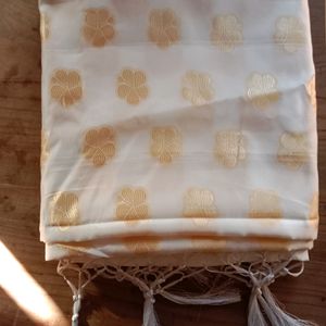 Jaqured Silk With Golden Thread Saree🥰
