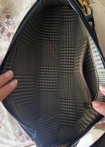 Chic Black Handbag